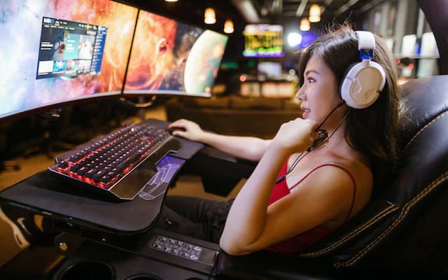 Elevating Your Online Gaming Experience: Beyond the Screen