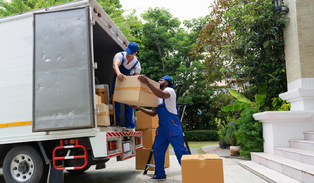 The Ultimate Guide to Choosing the Right Moving Service for a Stress-Free Relocation