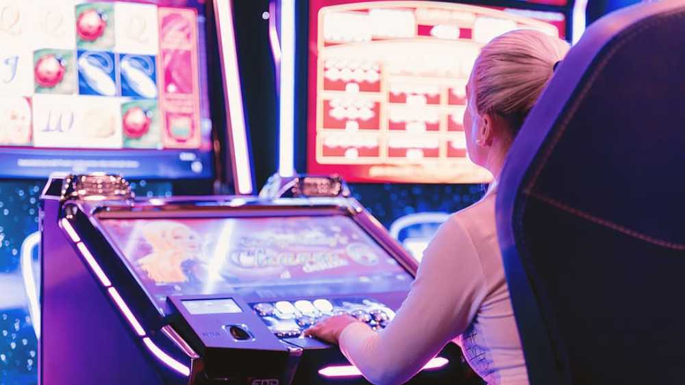 Exploring the World of Online Slot Games: A Modern Gaming Phenomenon